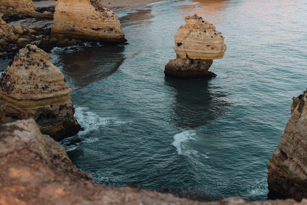 Algarve vs. Costa del Sol: Welche Küste 2026?