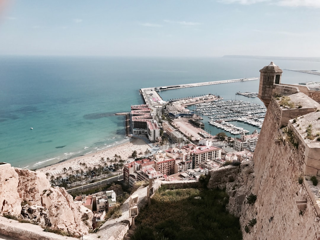 Beste Hotels in Alicante: Wo übernachten in welchem Stadtteil 2026