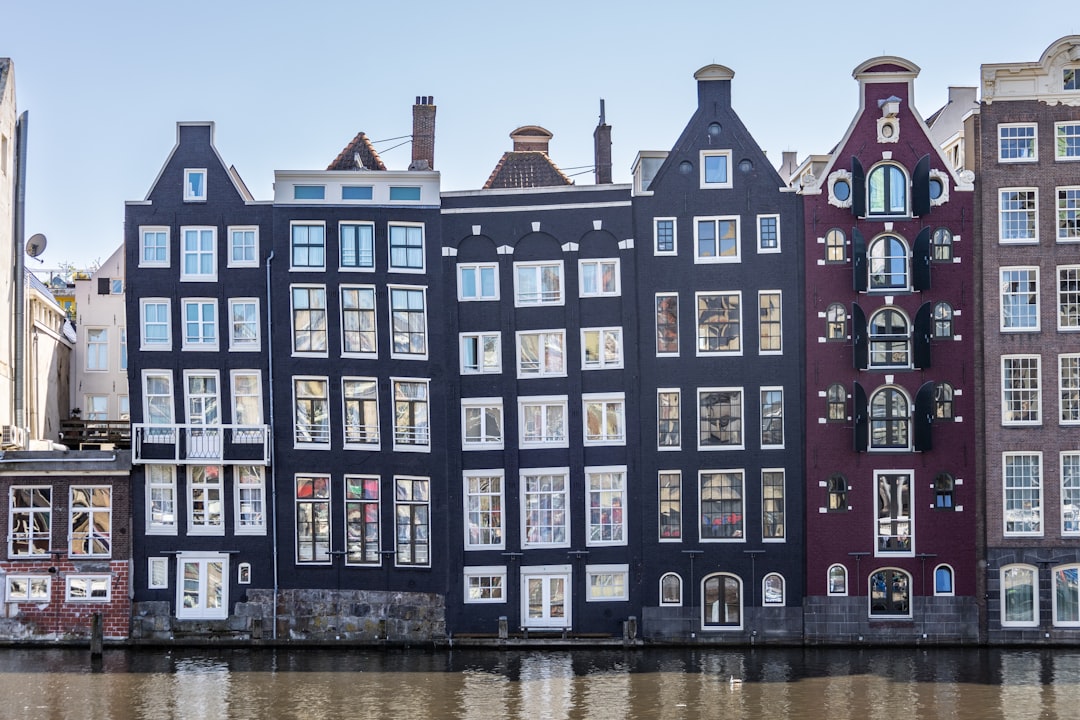 Beste Hotels in Amsterdam: Wo übernachten in welchem Stadtteil 2026