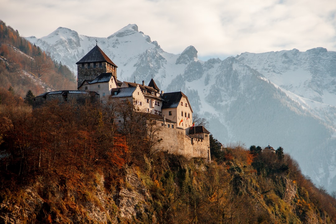 Schönste Schlösser in Europa: Neuschwanstein, Bran, Pena und mehr