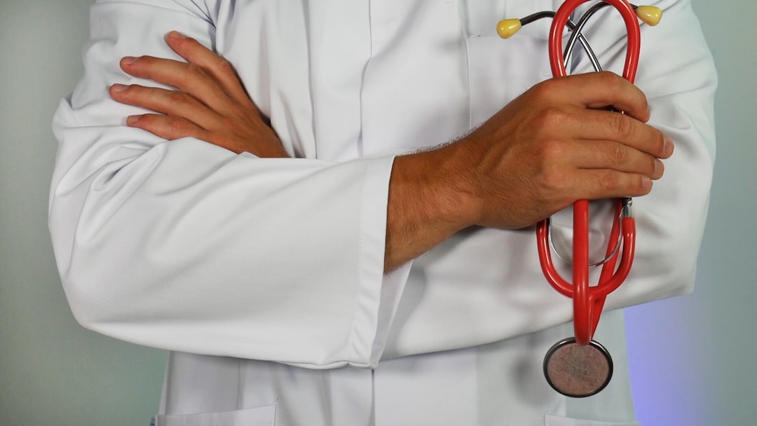 Krankenversicherung für Auswanderer und Langzeitreisende 2026: Was du wirklich brauchst
