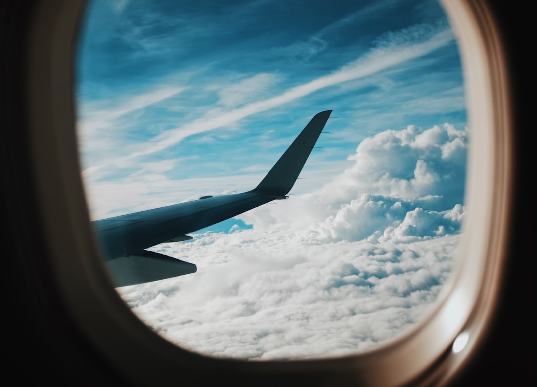 Flugangst überwinden: Warum Turbulenzen sicher sind und was wirklich hilft