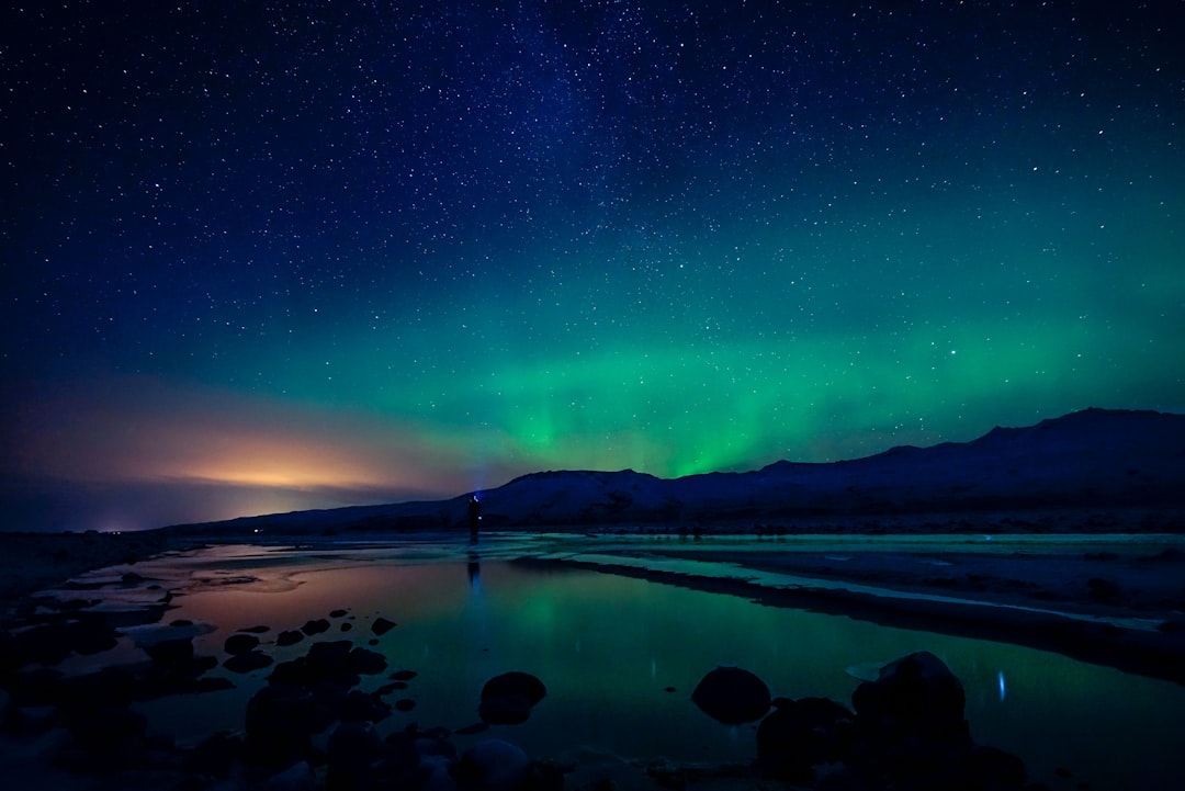 Beste Reisezeit Island 2026: Nordlichter oder Mitternachtssonne?
