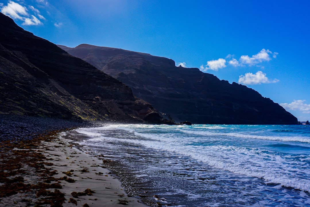 Beste Hotels auf Lanzarote: Wo übernachten in welchem Gebiet 2026