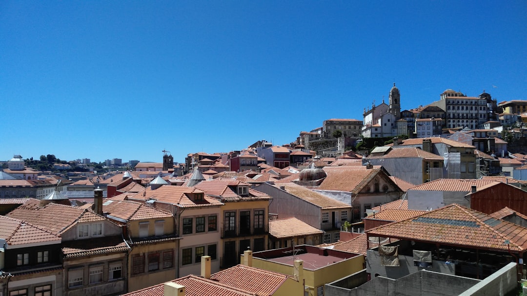 Lissabon vs. Porto: Welche portugiesische Stadt passt besser zu dir?