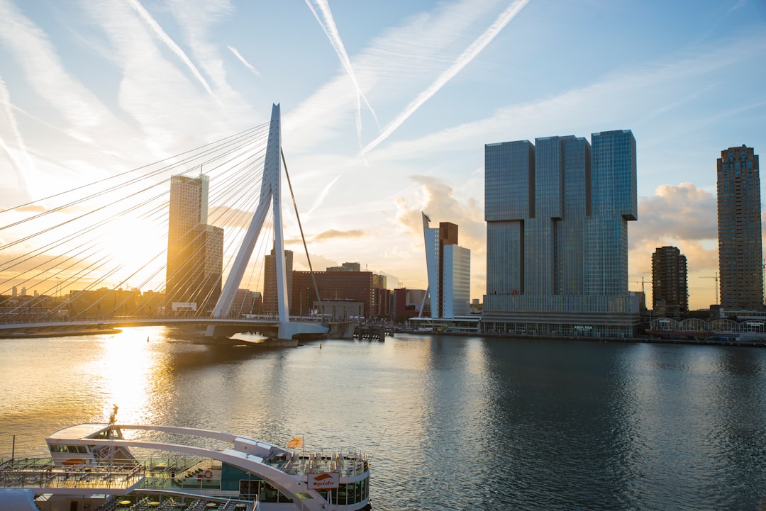 Beste Hotels in Rotterdam: Wo übernachten in welchem Stadtteil 2026